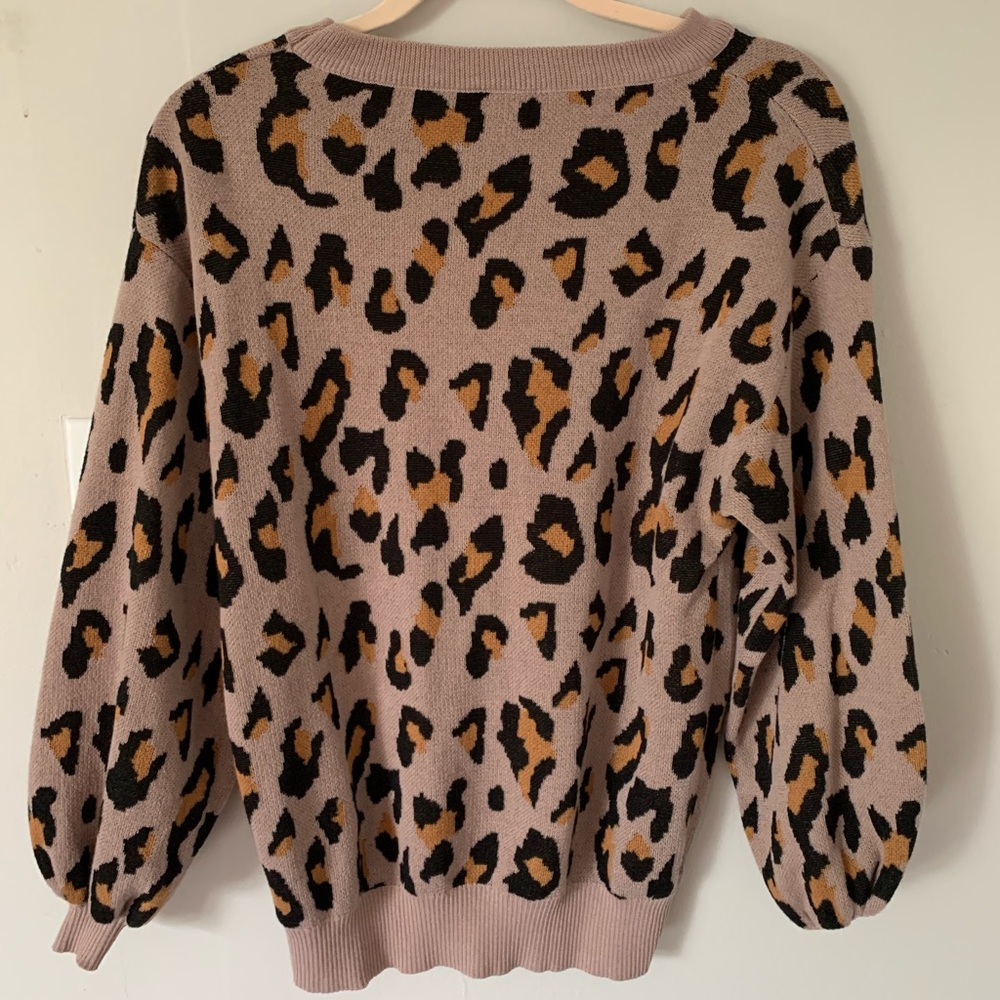 Leopard print sweater Large - Picture 2 of 2